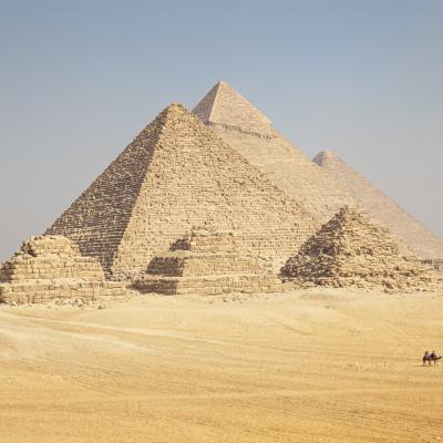 Les Pyramides